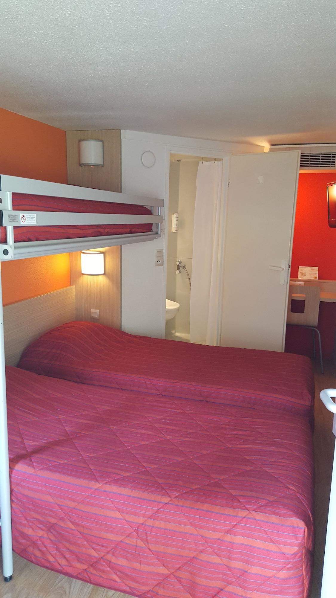 Premiere Classe Lyon Est Aeroport Saint Exupery Exterior photo