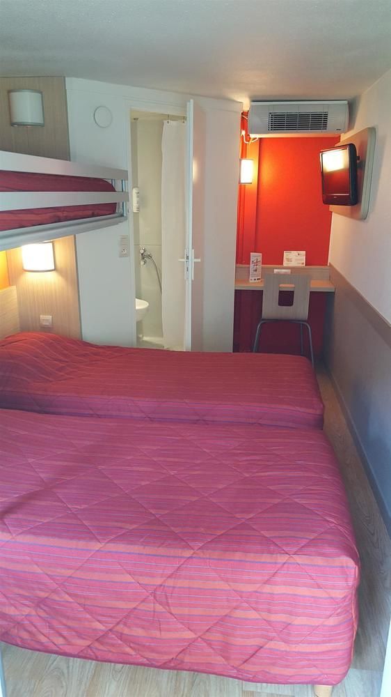 Premiere Classe Lyon Est Aeroport Saint Exupery Exterior photo