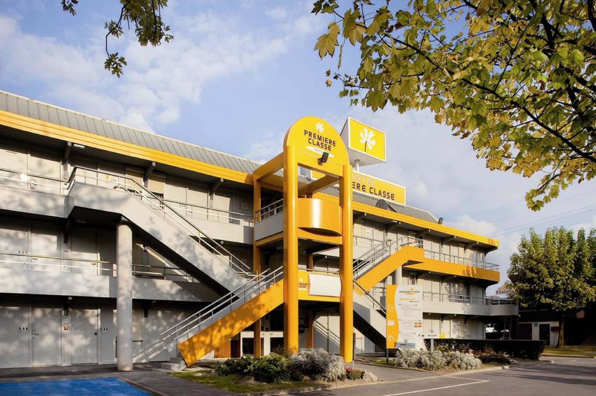 Premiere Classe Lyon Est Aeroport Saint Exupery Exterior photo